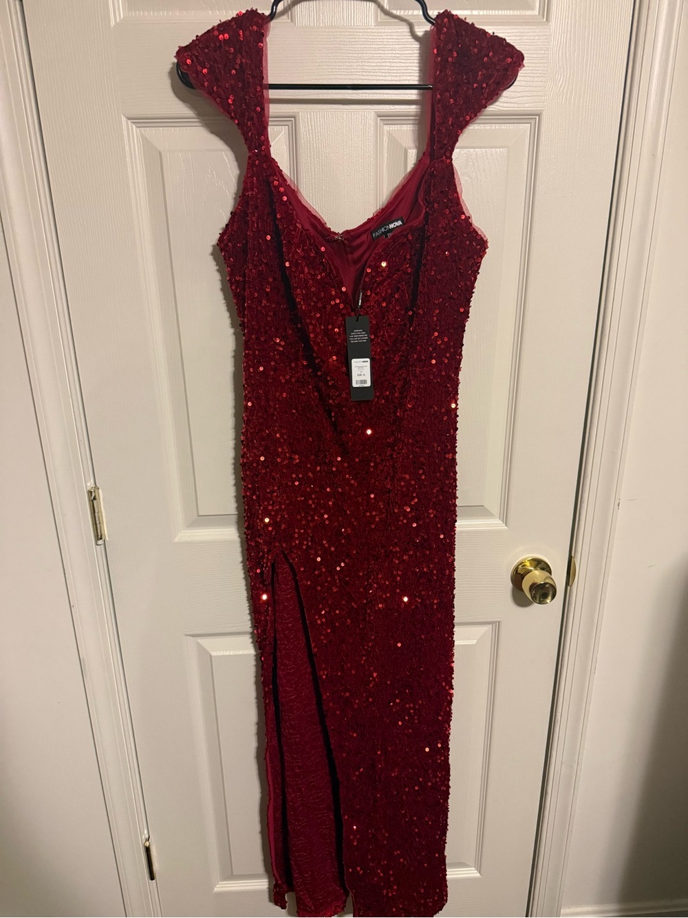 Fashion Nova Red Luminous Sequin Velvet High-Slit Sweetheart Gown - Picture 4 of 4